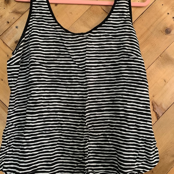 Sleeveless Gap blouse - Picture 1 of 2